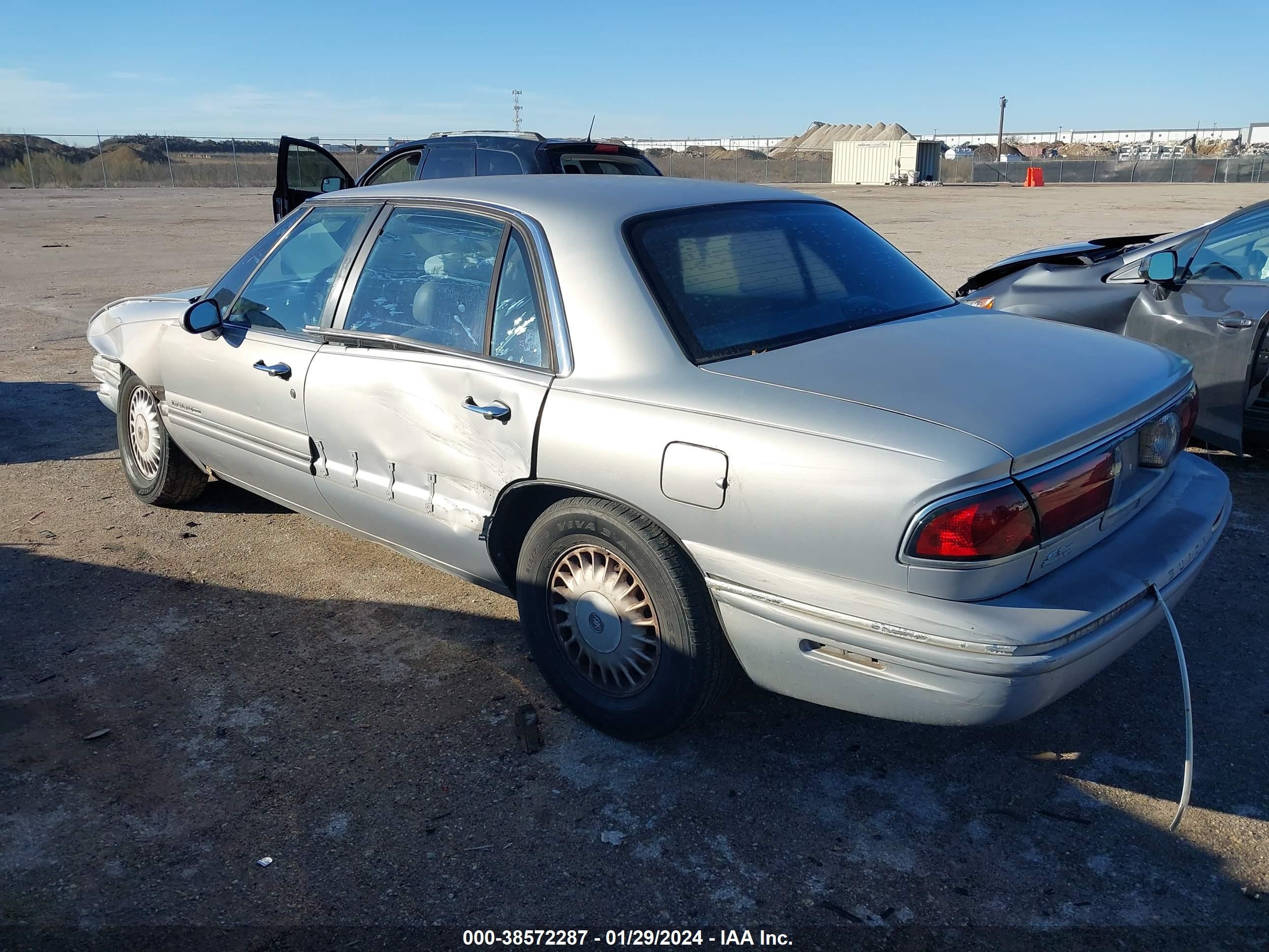 Photo 2 VIN: 1G4HR52KXWH456288 - BUICK LESABRE 