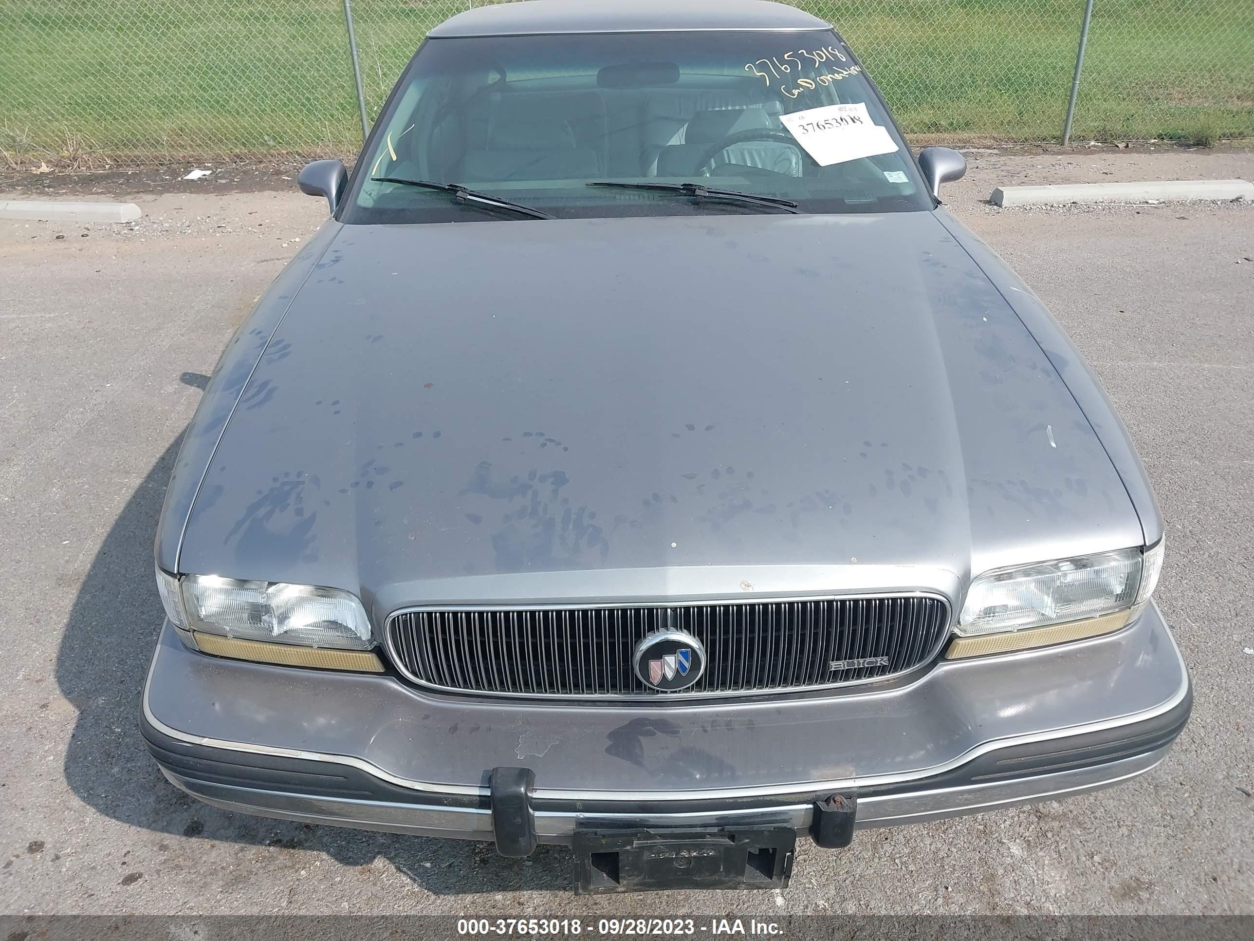 Photo 5 VIN: 1G4HR53L4NH557476 - BUICK LESABRE 