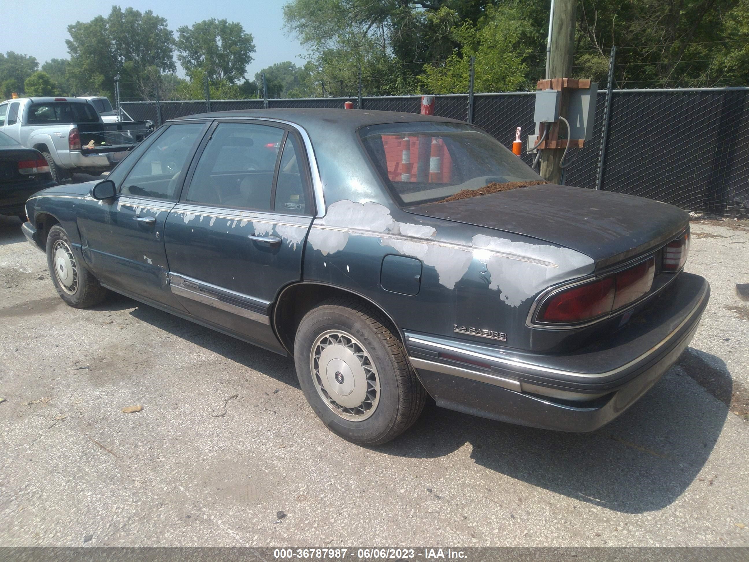 Photo 2 VIN: 1G4HR53L6PH492844 - BUICK LESABRE 