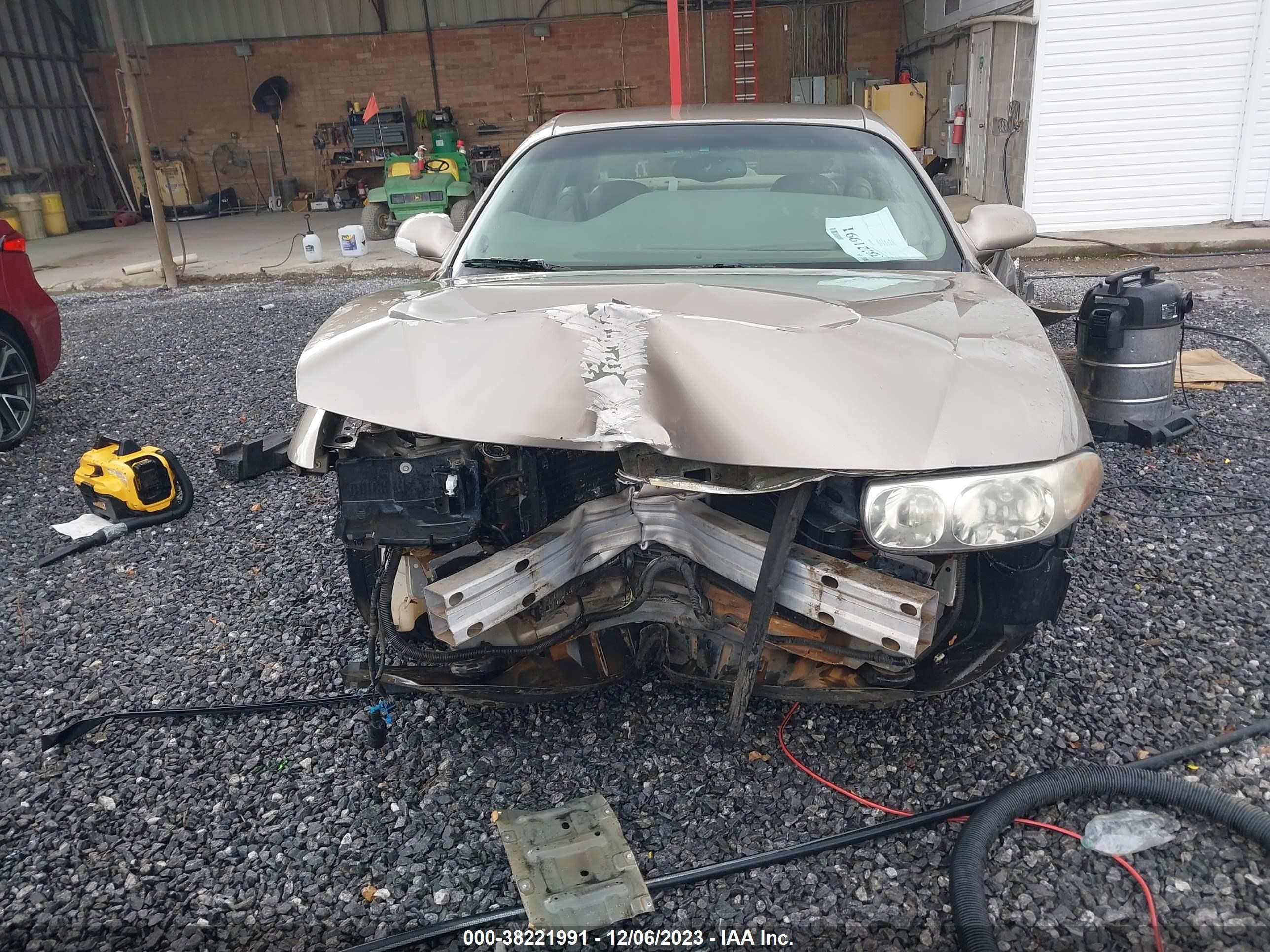 Photo 11 VIN: 1G4HR54K0YU271318 - BUICK LESABRE 