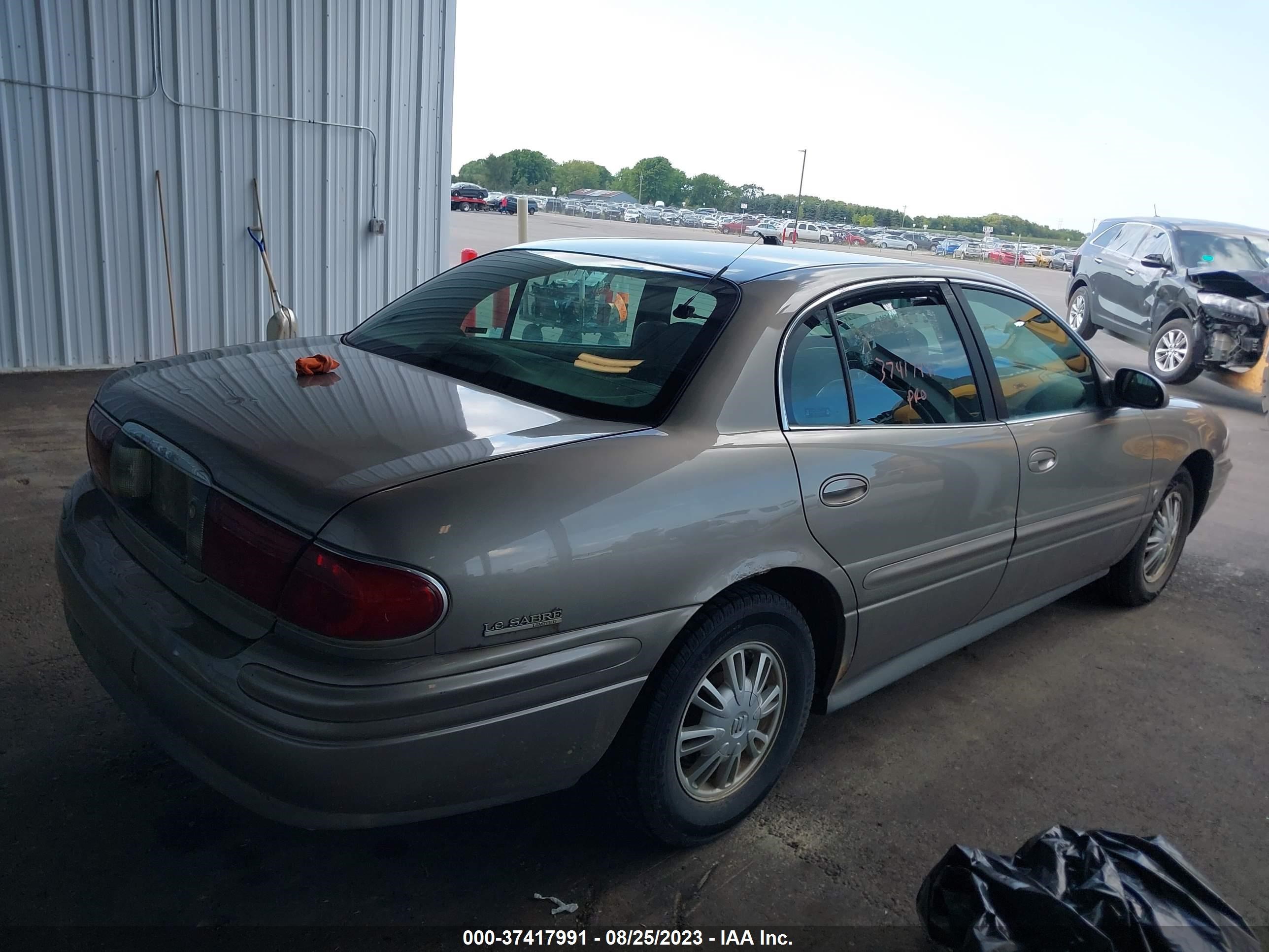 Photo 3 VIN: 1G4HR54K12U205920 - BUICK LESABRE 