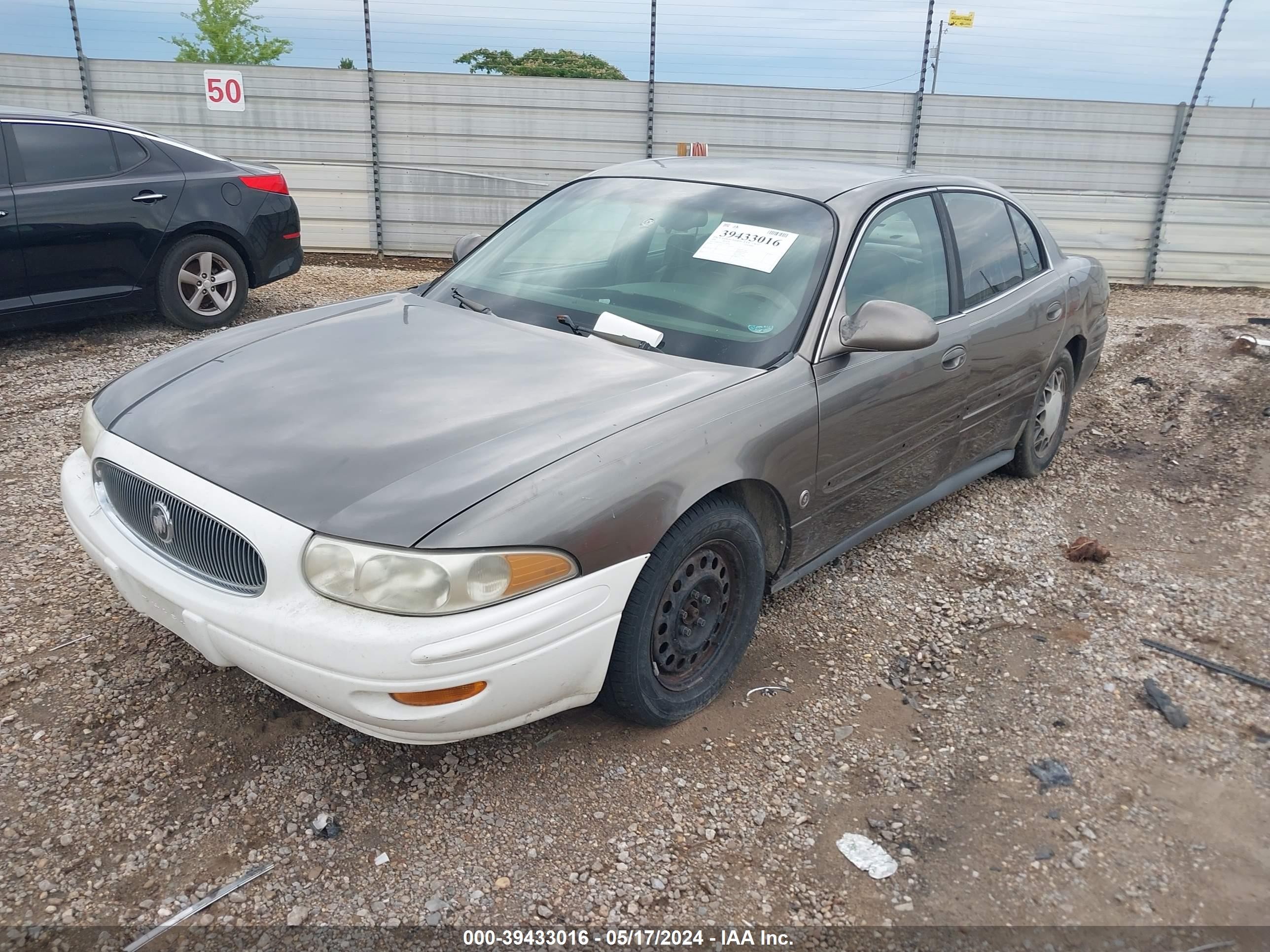 Photo 1 VIN: 1G4HR54K1YU136008 - BUICK LESABRE 