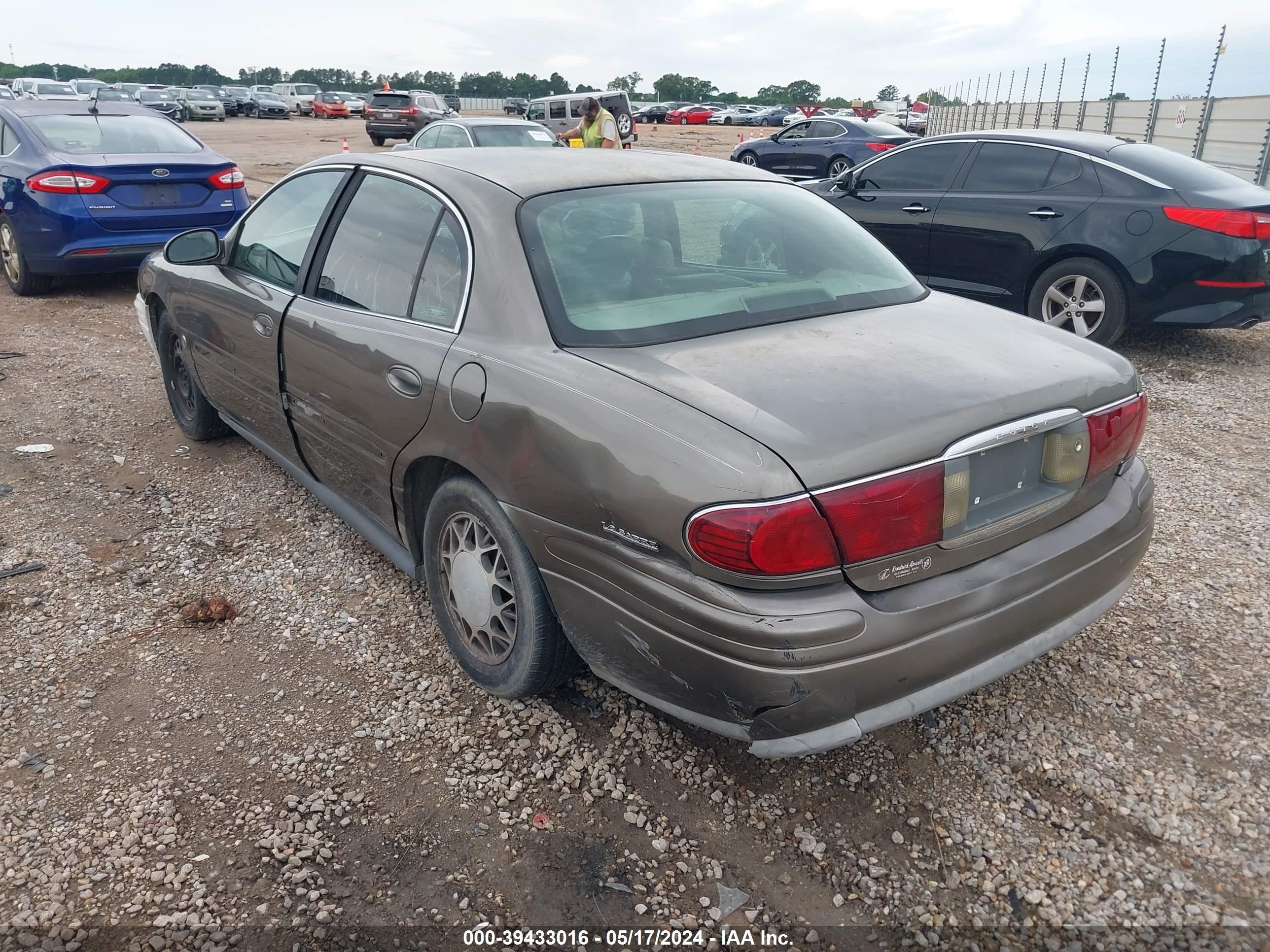 Photo 2 VIN: 1G4HR54K1YU136008 - BUICK LESABRE 