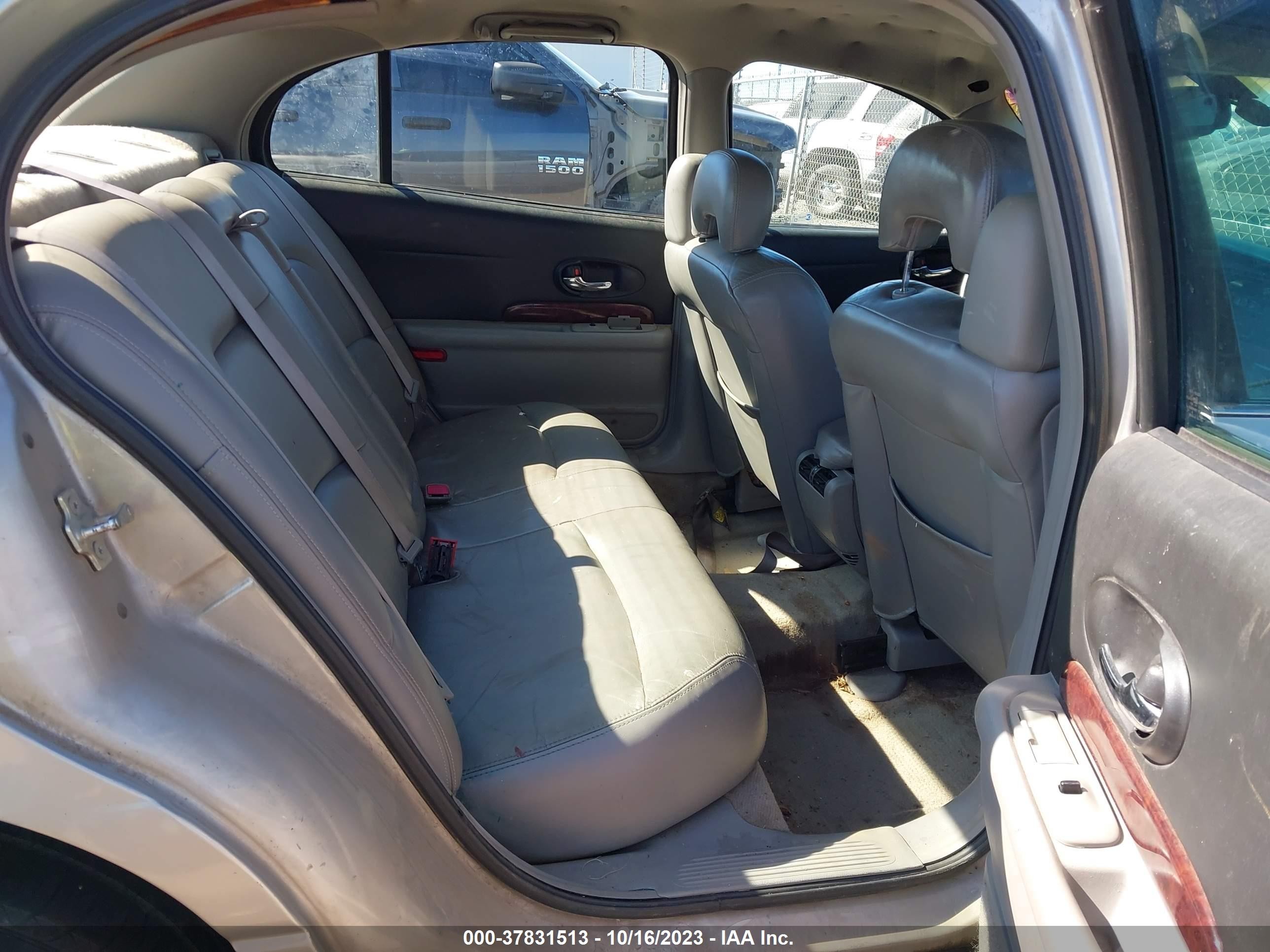 Photo 7 VIN: 1G4HR54K444177825 - BUICK LESABRE 