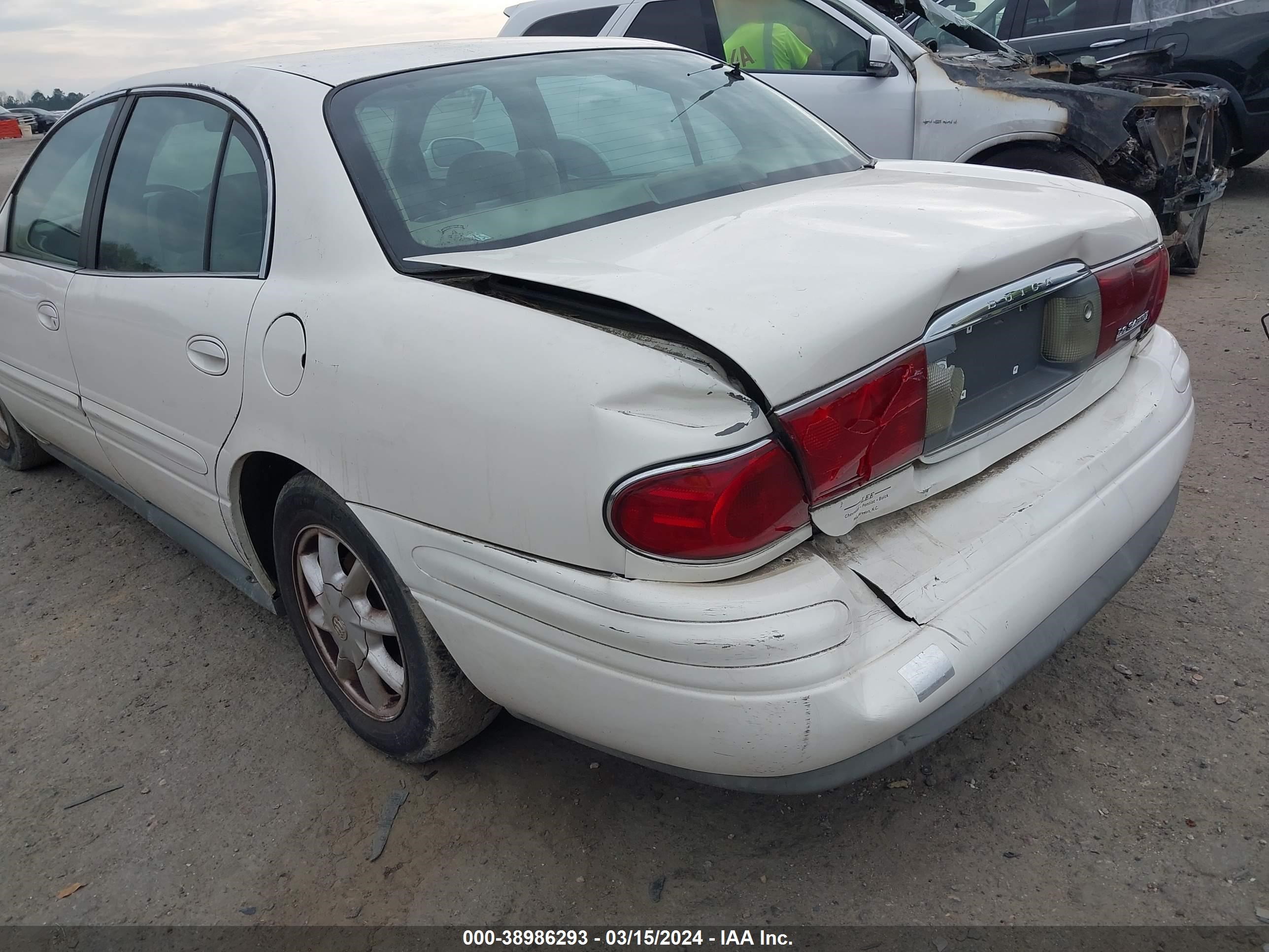 Photo 11 VIN: 1G4HR54K44U170891 - BUICK LESABRE 