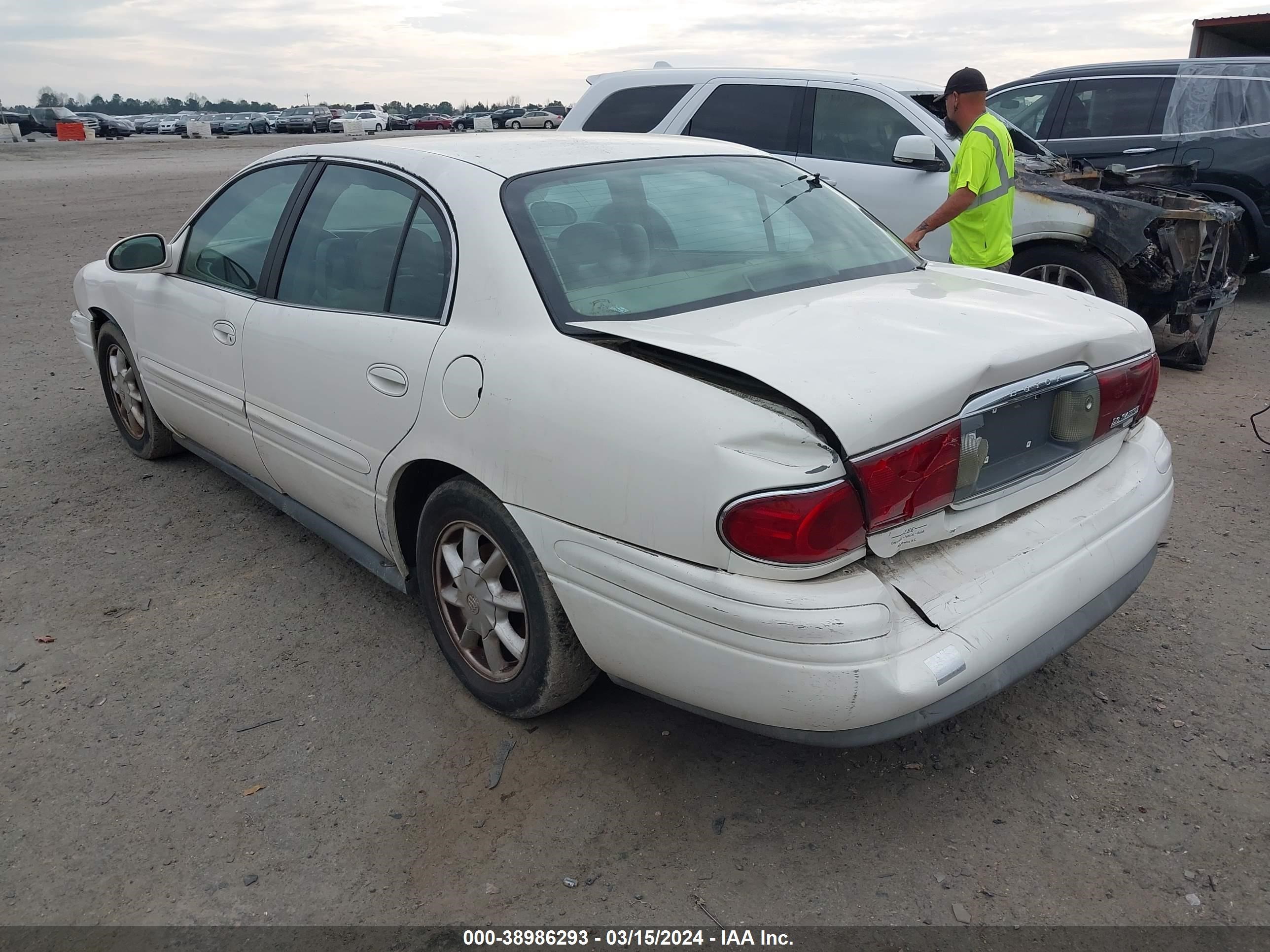 Photo 2 VIN: 1G4HR54K44U170891 - BUICK LESABRE 