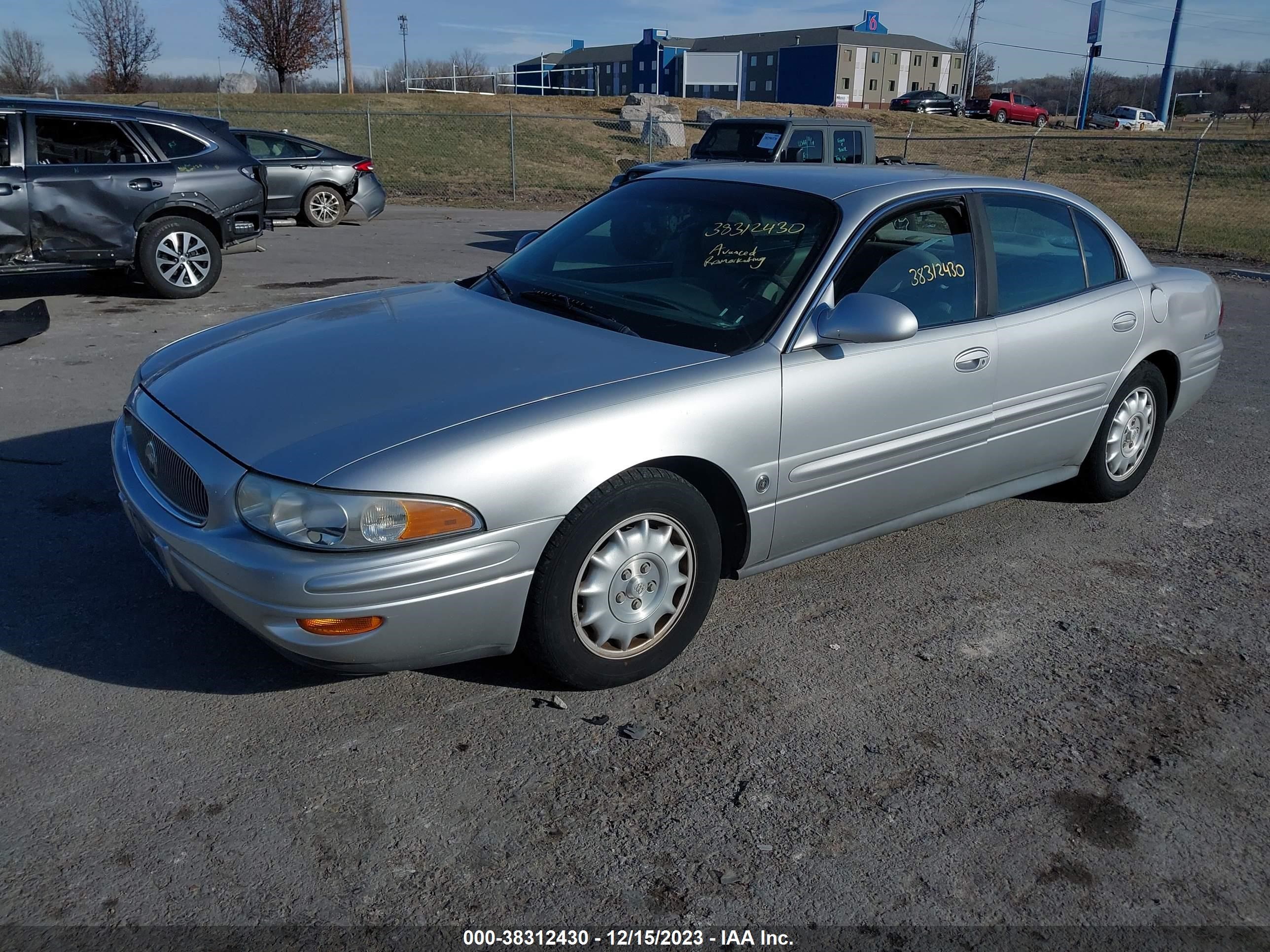 Photo 1 VIN: 1G4HR54K4YU119140 - BUICK LESABRE 