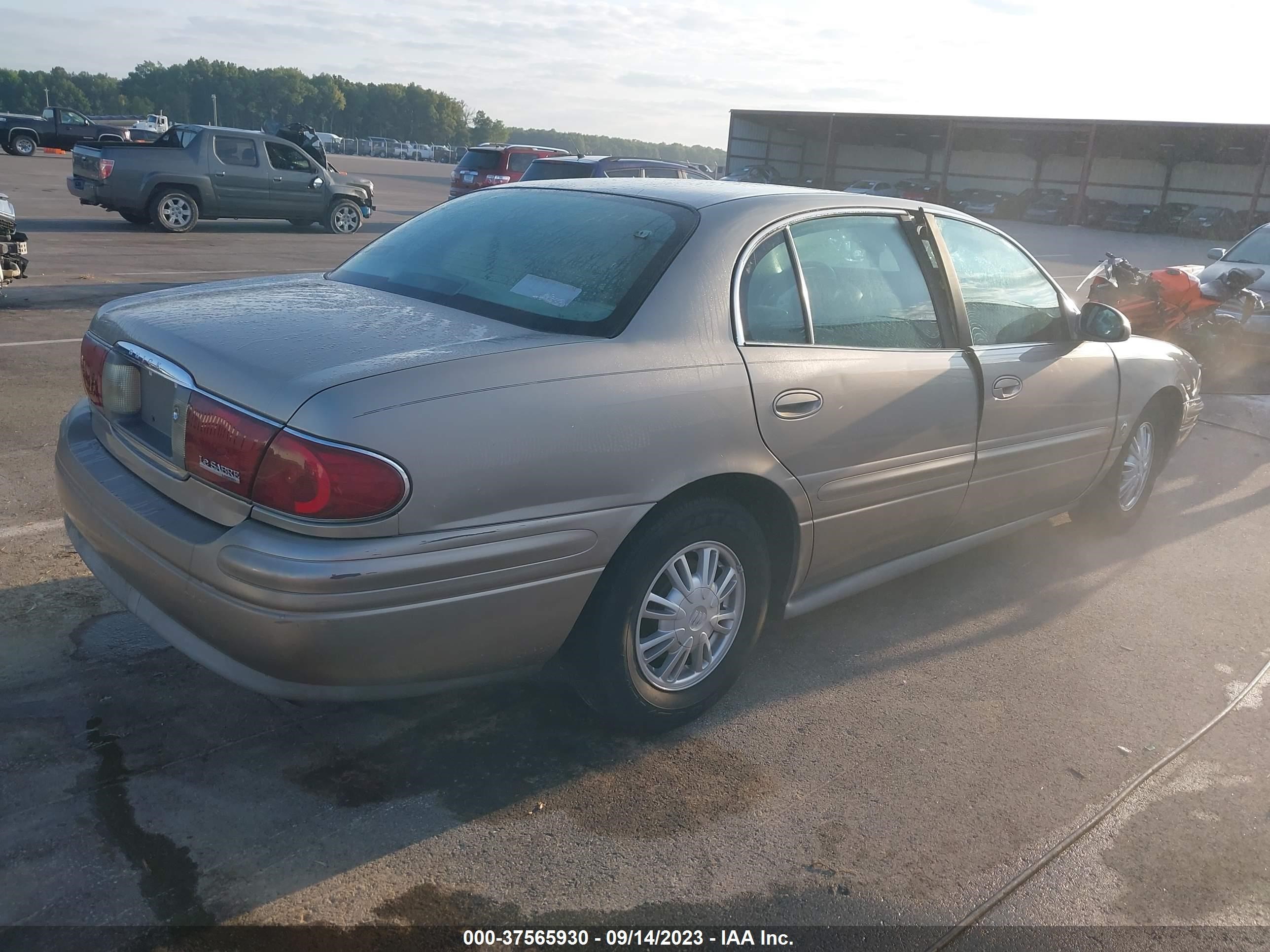 Photo 3 VIN: 1G4HR54K83U224501 - BUICK LESABRE 