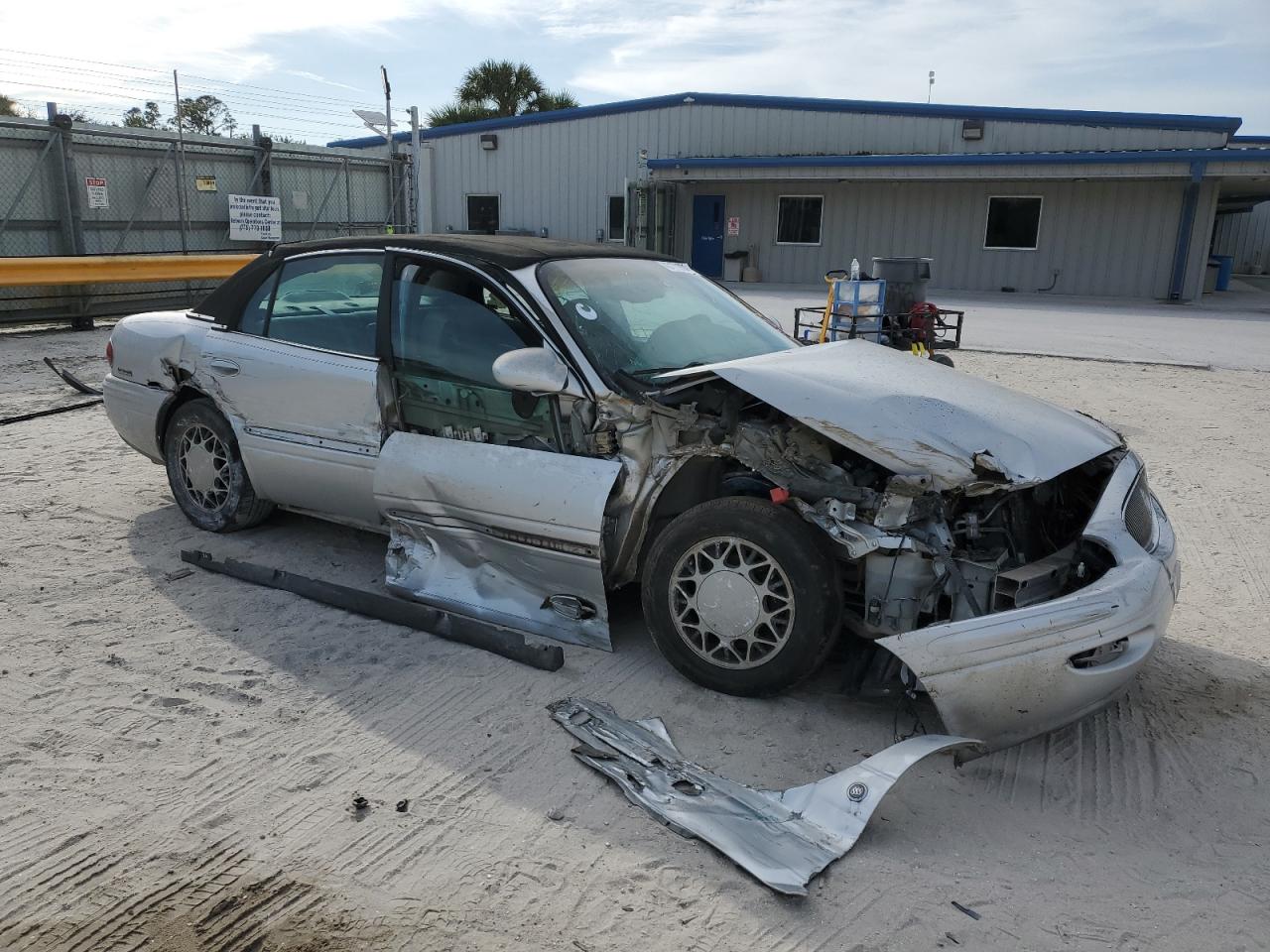 Photo 3 VIN: 1G4HR54K92U176859 - BUICK LESABRE 