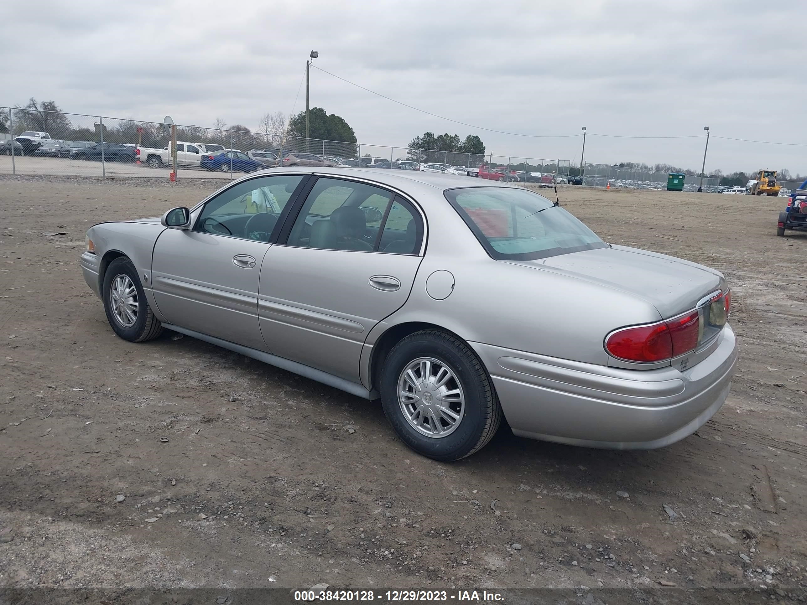 Photo 2 VIN: 1G4HR54K944165458 - BUICK LESABRE 