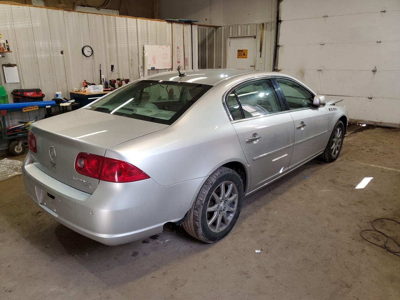 Photo 2 VIN: 1G4HR57Y66U245545 - BUICK LUCERNE 