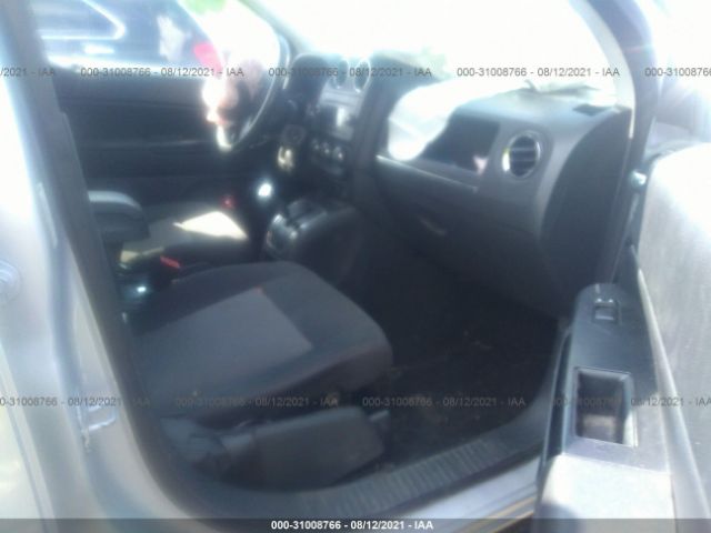 Photo 4 VIN: 1G4NF1FB0BD282617 - JEEP COMPASS 