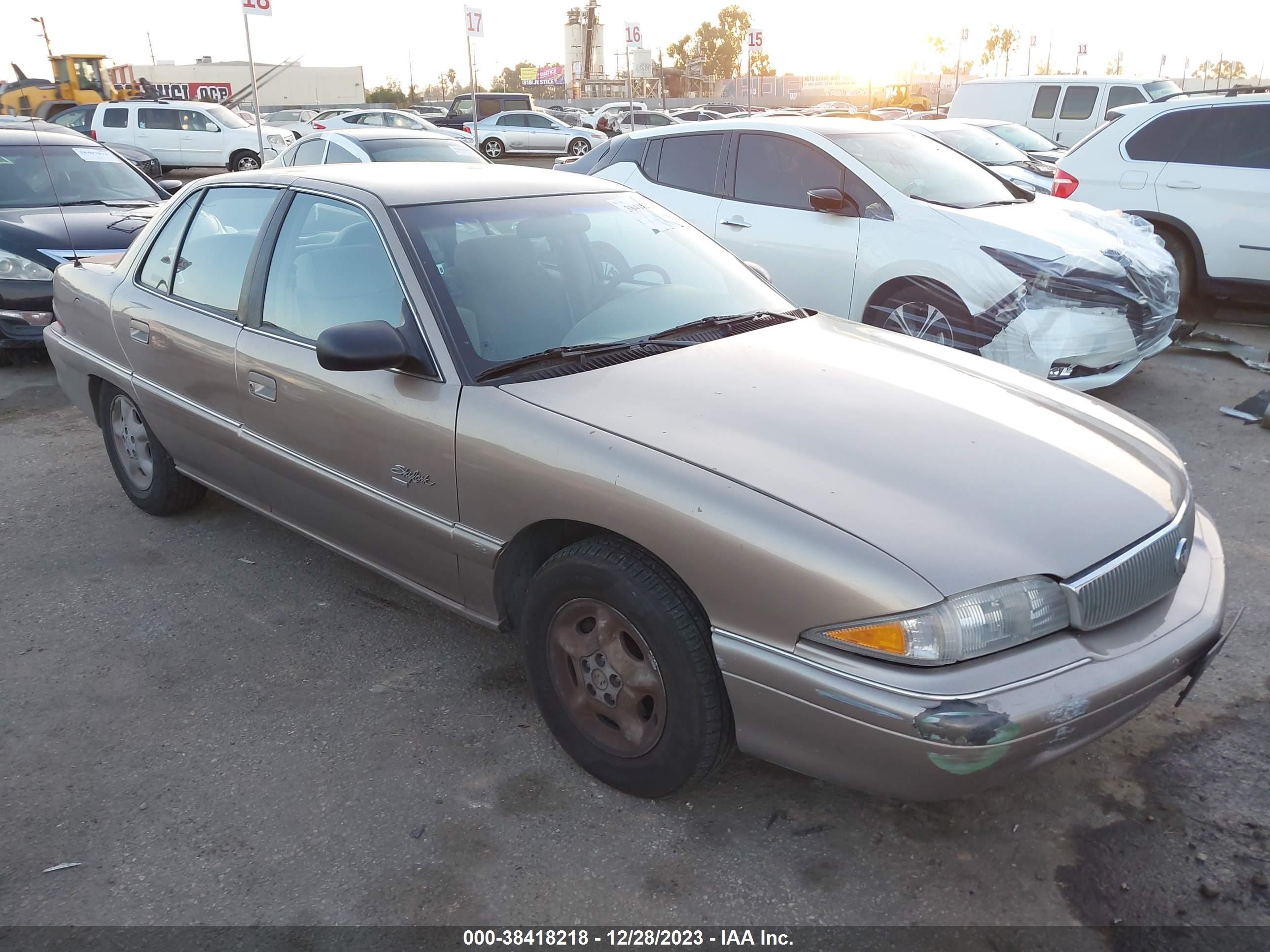 Photo 0 VIN: 1G4NJ52T4VC451053 - BUICK SKYLARK 