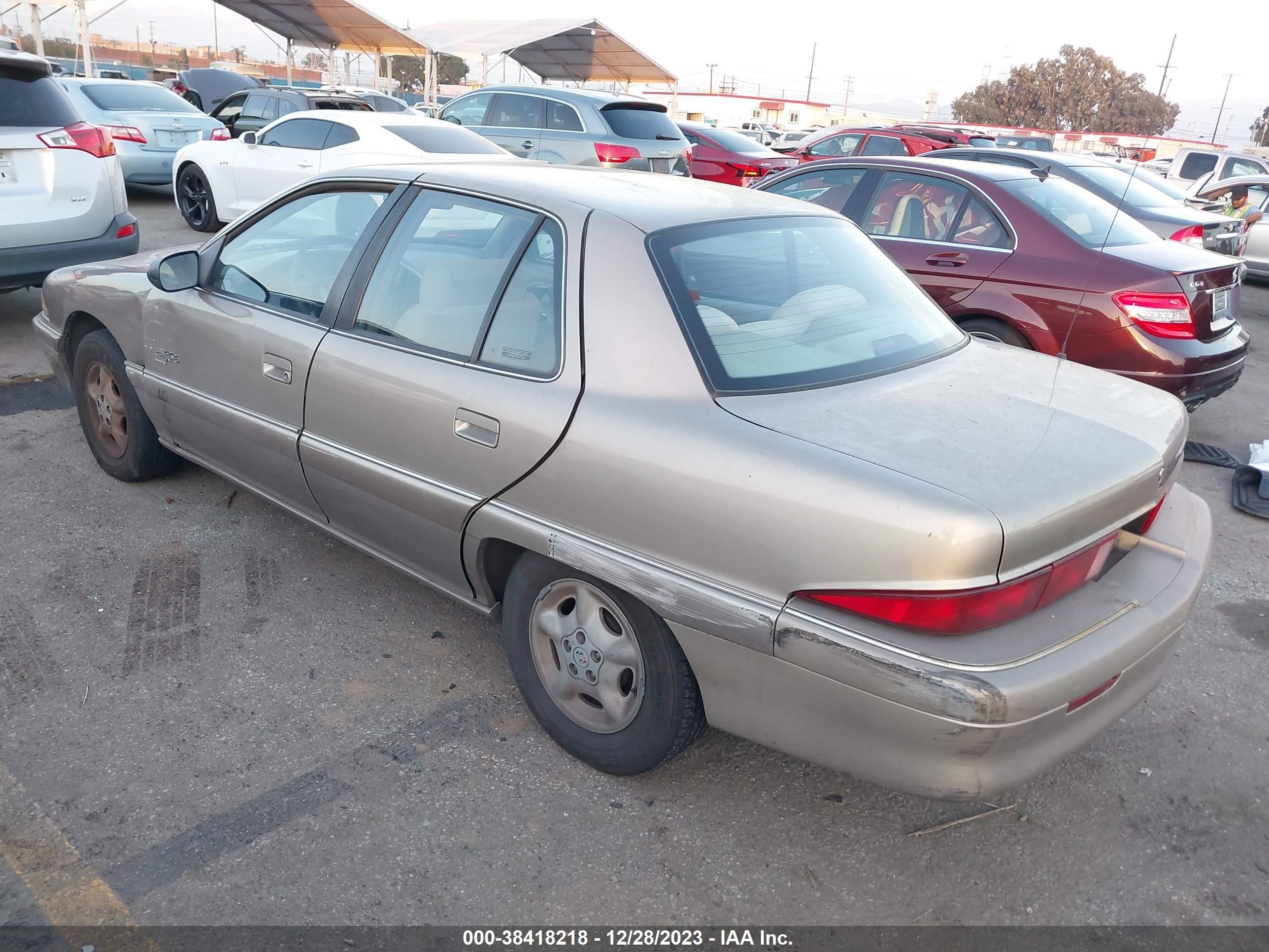 Photo 2 VIN: 1G4NJ52T4VC451053 - BUICK SKYLARK 