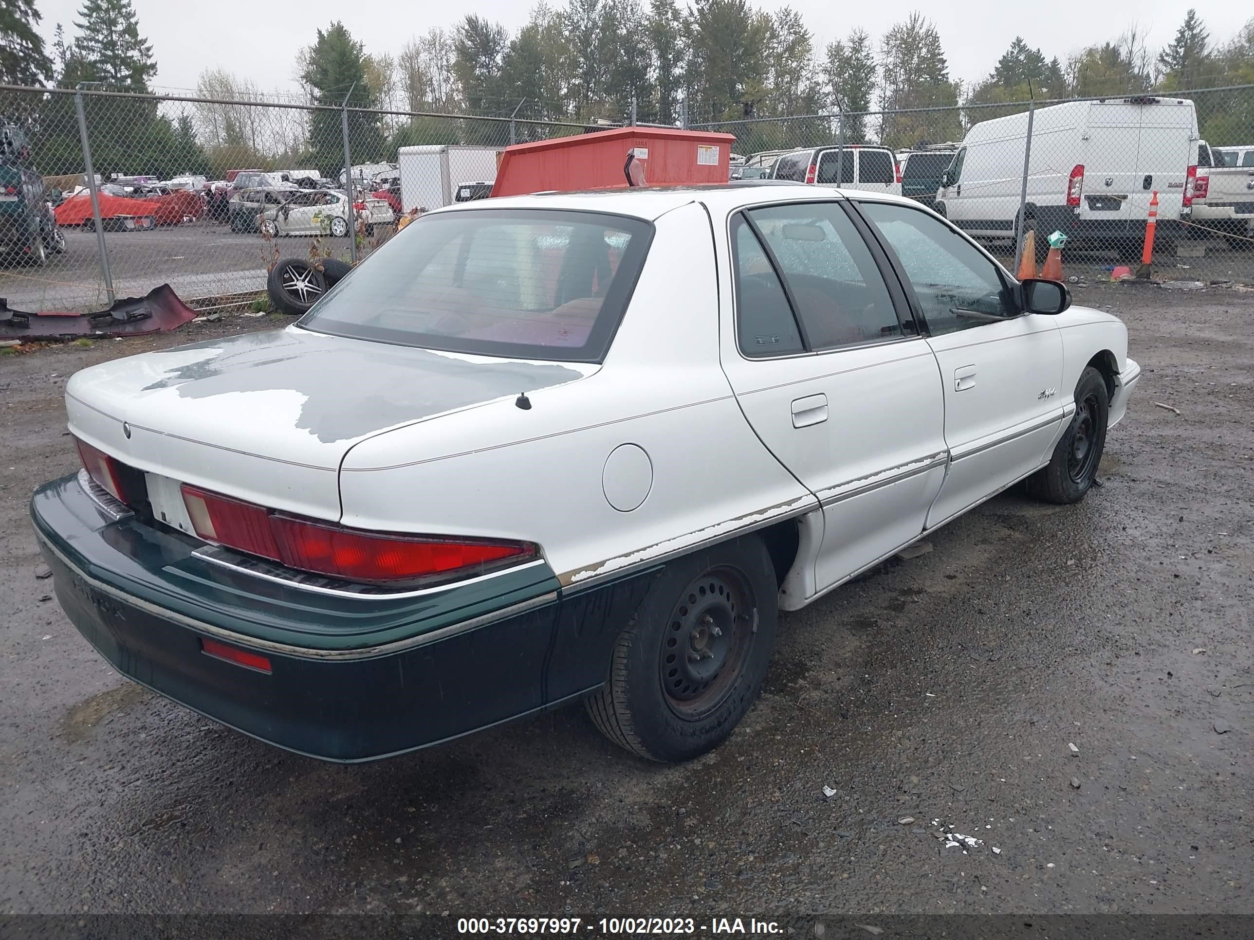 Photo 3 VIN: 1G4NJ5437NC654290 - BUICK SKYLARK 