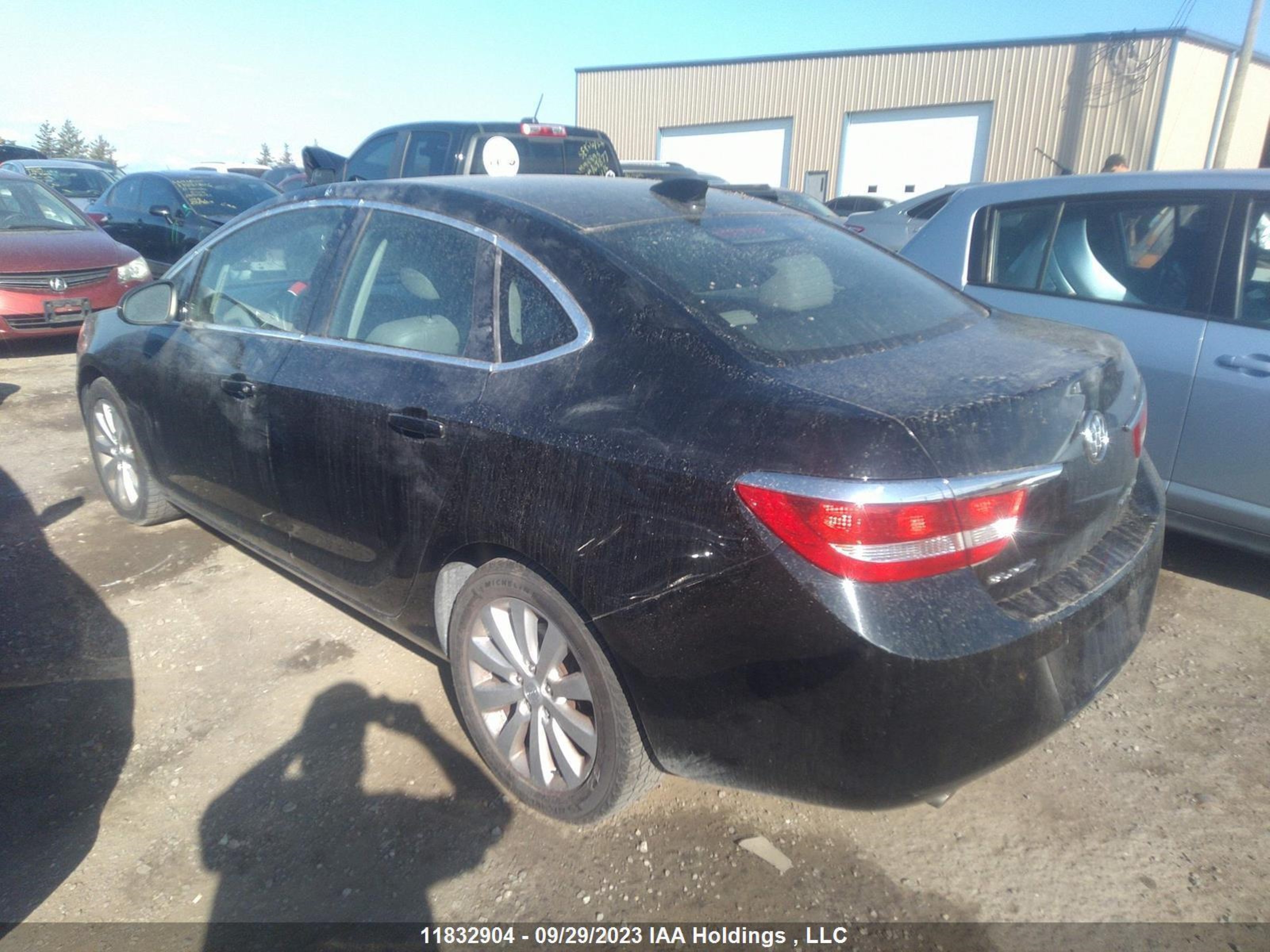 Photo 2 VIN: 1G4P15SK6G4129155 - BUICK VERANO 