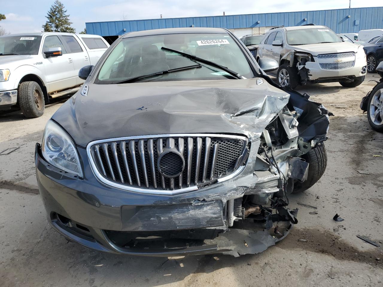 Photo 4 VIN: 1G4P15SK8H4104050 - BUICK VERANO 