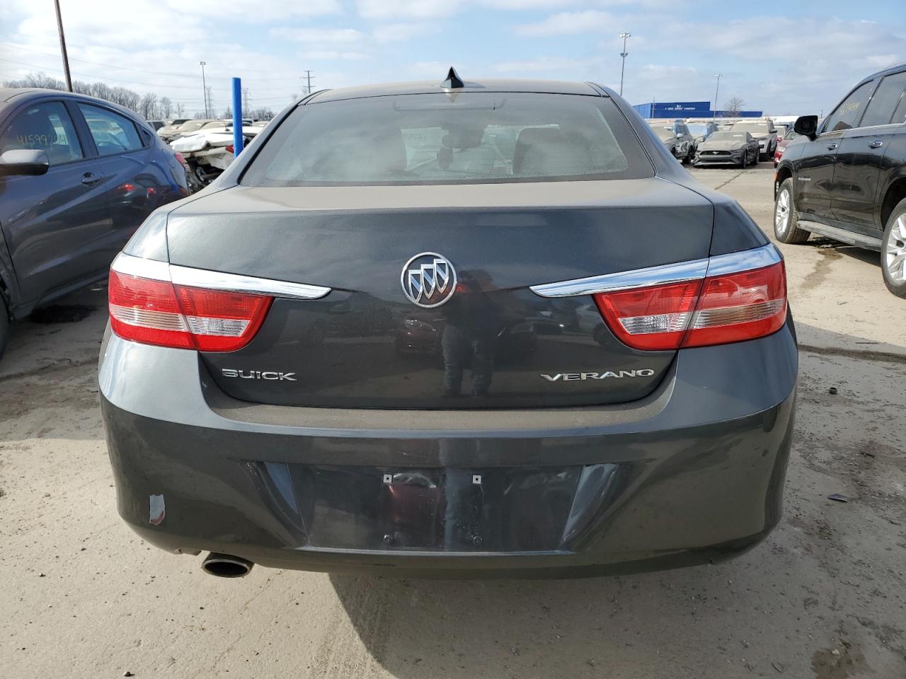 Photo 5 VIN: 1G4P15SK8H4104050 - BUICK VERANO 