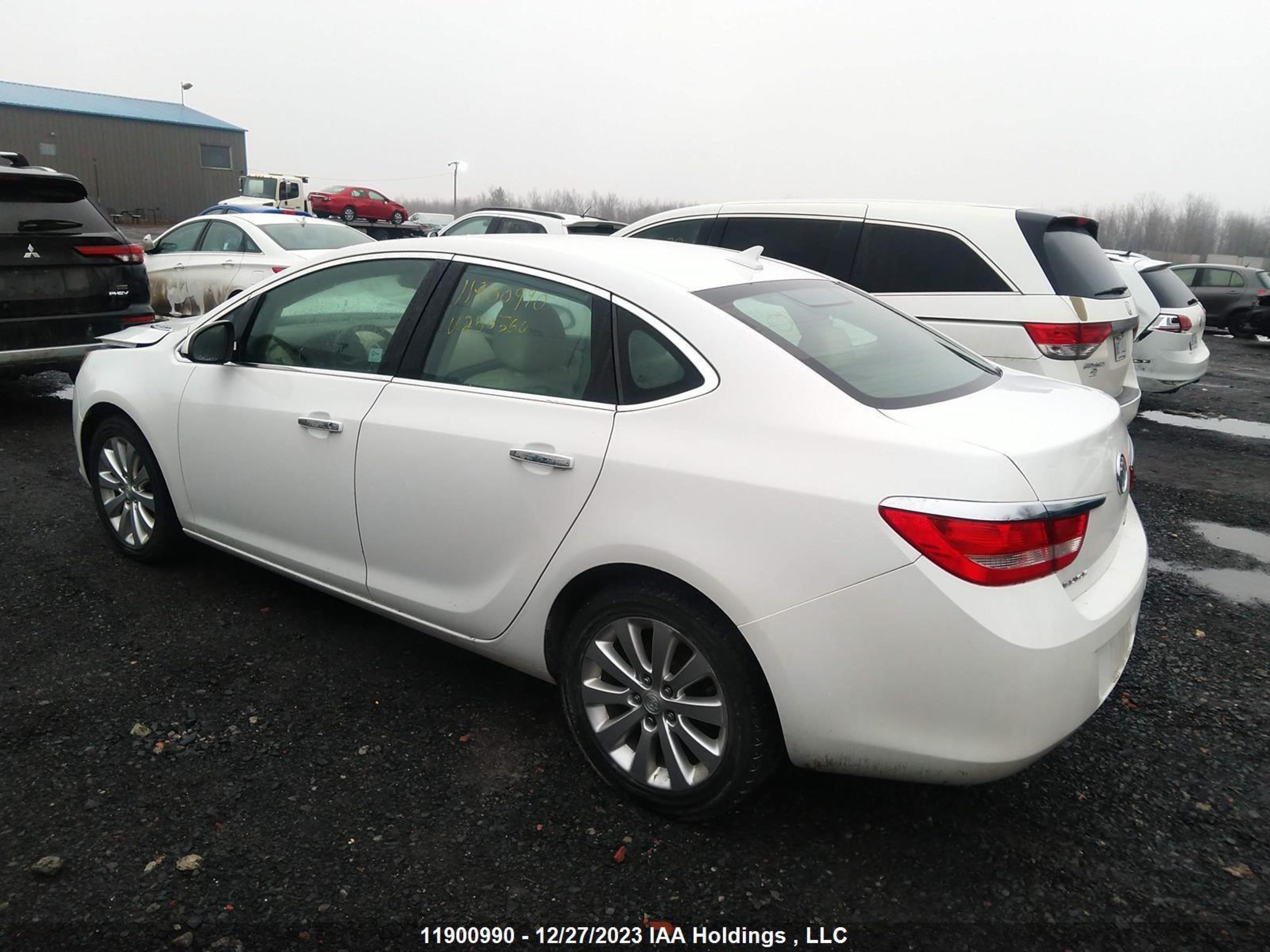 Photo 2 VIN: 1G4PN5SK6D4250560 - BUICK VERANO 