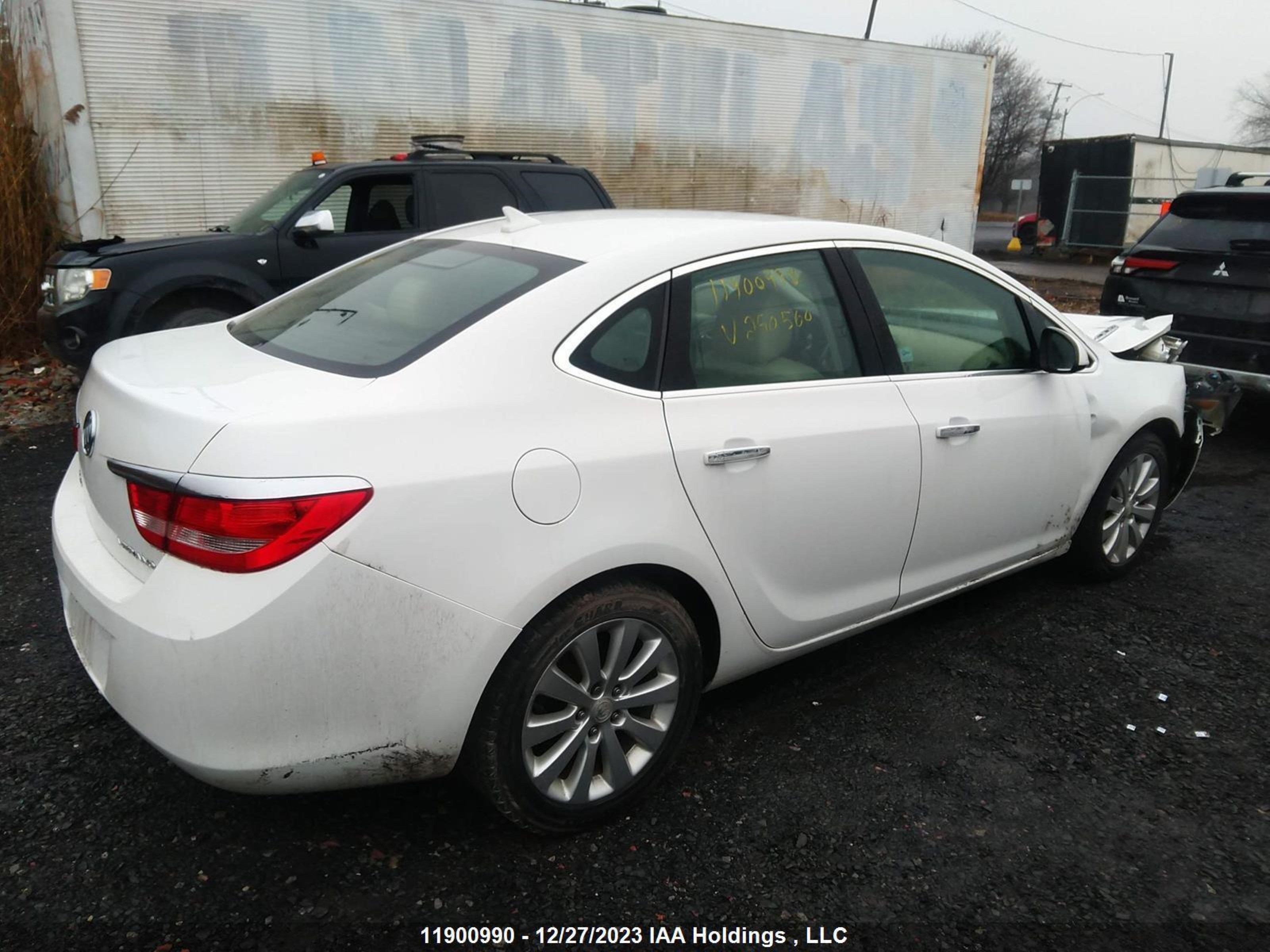 Photo 3 VIN: 1G4PN5SK6D4250560 - BUICK VERANO 