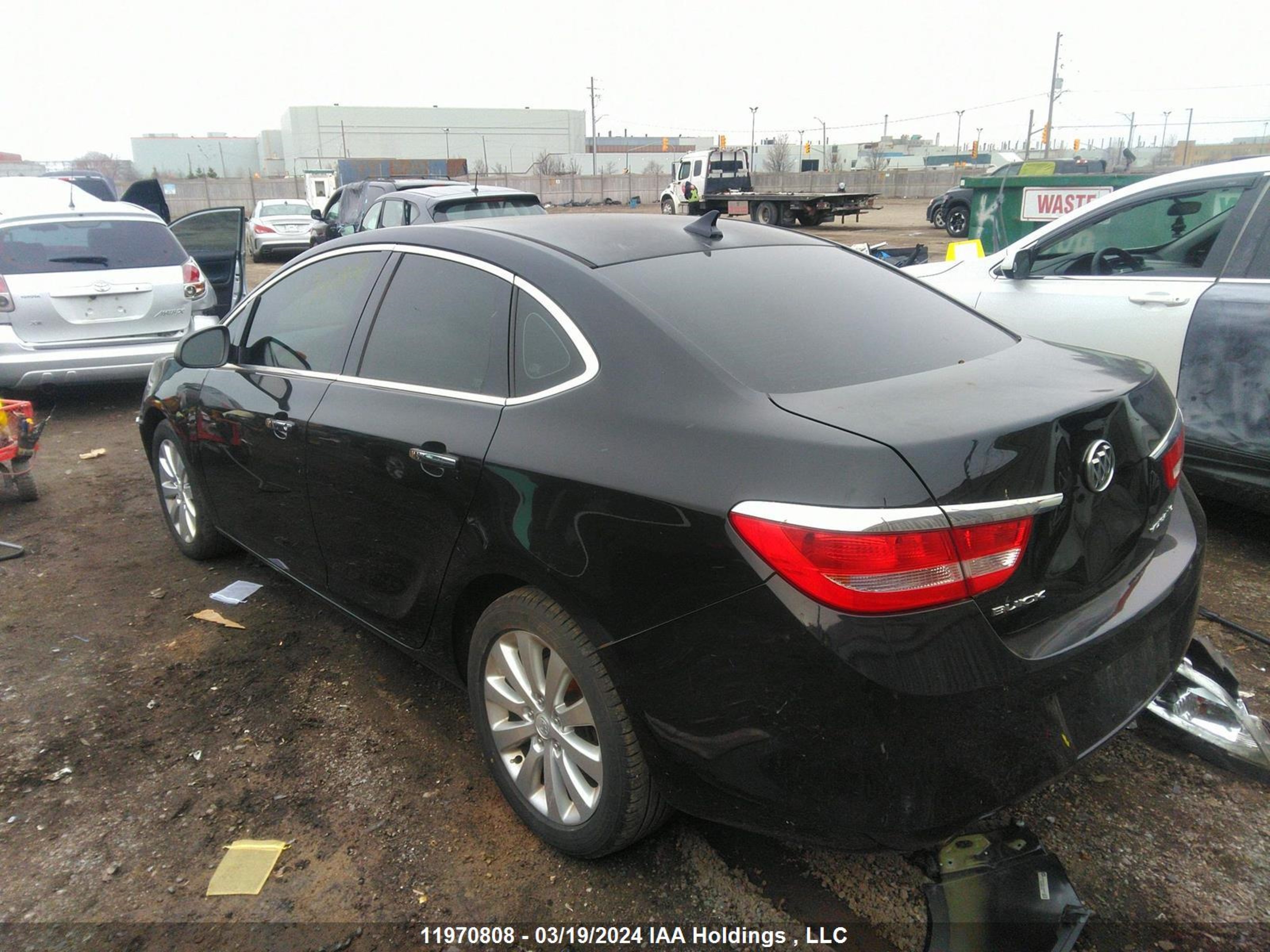 Photo 2 VIN: 1G4PN5SK8C4185032 - BUICK VERANO 