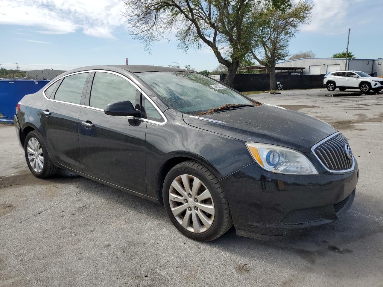 Photo 3 VIN: 1G4PN5SKXE4161415 - BUICK VERANO 