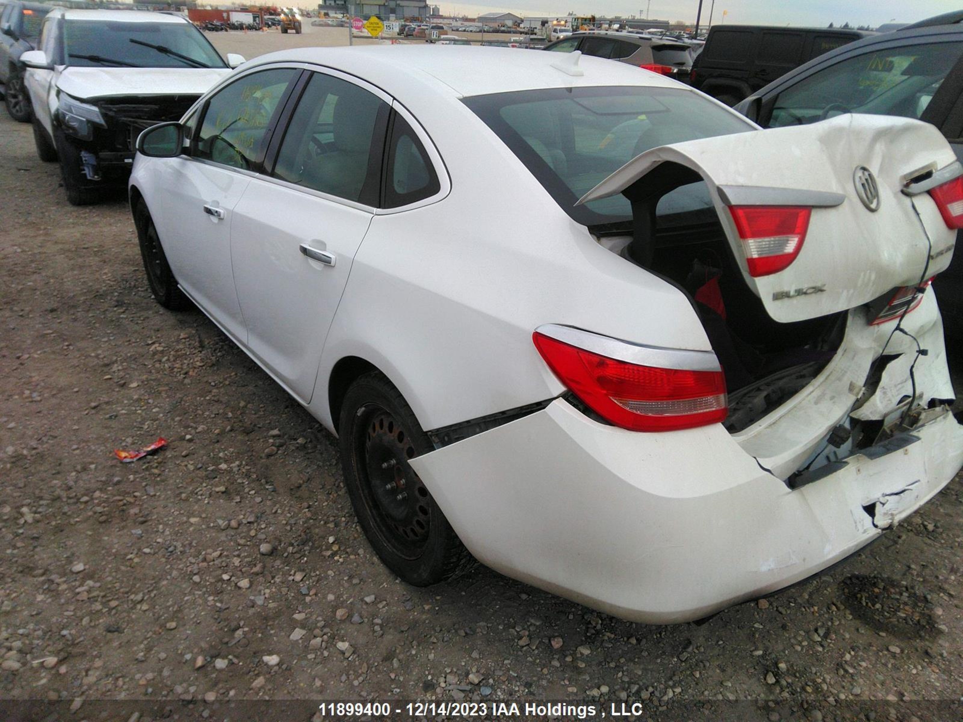 Photo 2 VIN: 1G4PN5SKXE4215246 - BUICK VERANO 