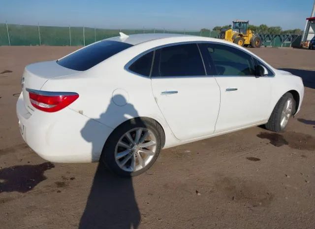 Photo 3 VIN: 1G4PP5SK0C4172981 - BUICK VERANO 