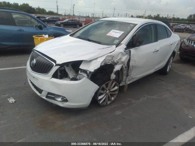 Photo 1 VIN: 1G4PP5SK0D4107257 - BUICK VERANO 