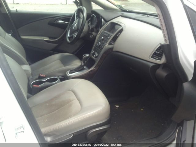 Photo 4 VIN: 1G4PP5SK0D4107257 - BUICK VERANO 