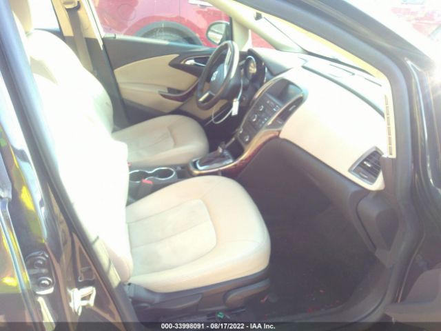 Photo 4 VIN: 1G4PP5SK0D4125631 - BUICK VERANO 