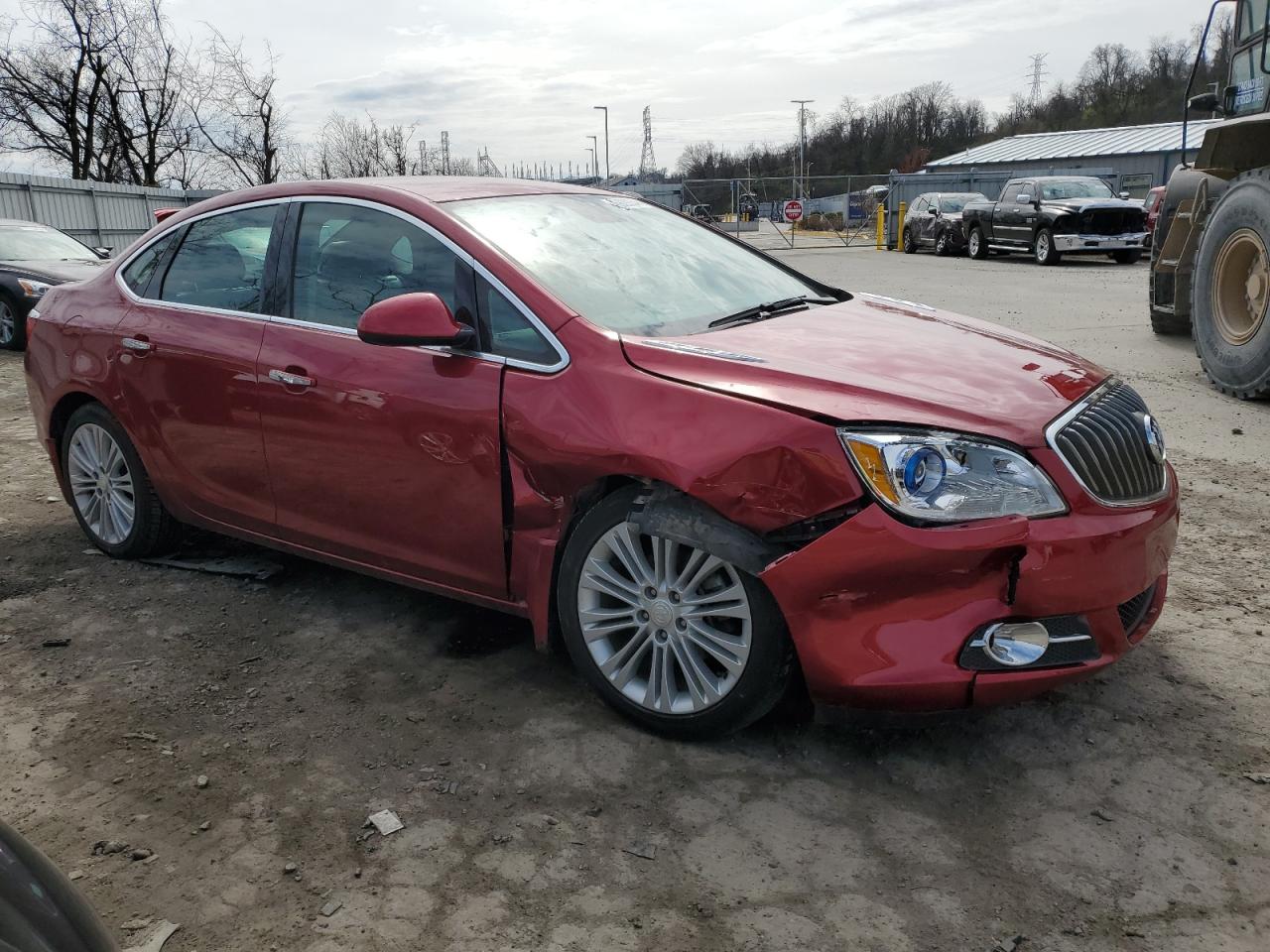 Photo 3 VIN: 1G4PP5SK0D4252704 - BUICK VERANO 