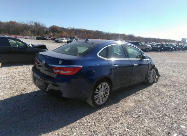 Photo 3 VIN: 1G4PP5SK0D4252976 - BUICK VERANO 