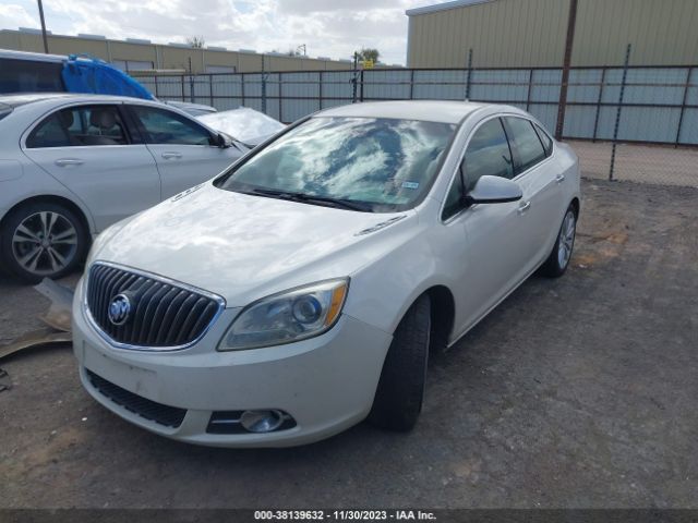 Photo 1 VIN: 1G4PP5SK0D4253772 - BUICK VERANO 