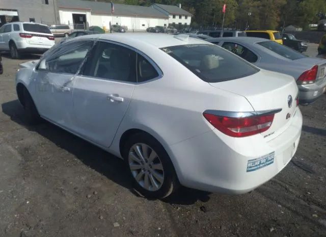 Photo 2 VIN: 1G4PP5SK0G4101611 - BUICK VERANO 