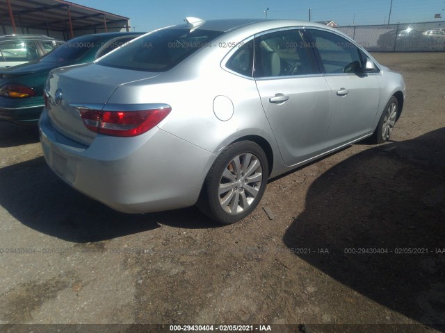 Photo 3 VIN: 1G4PP5SK0G4126623 - BUICK VERANO 