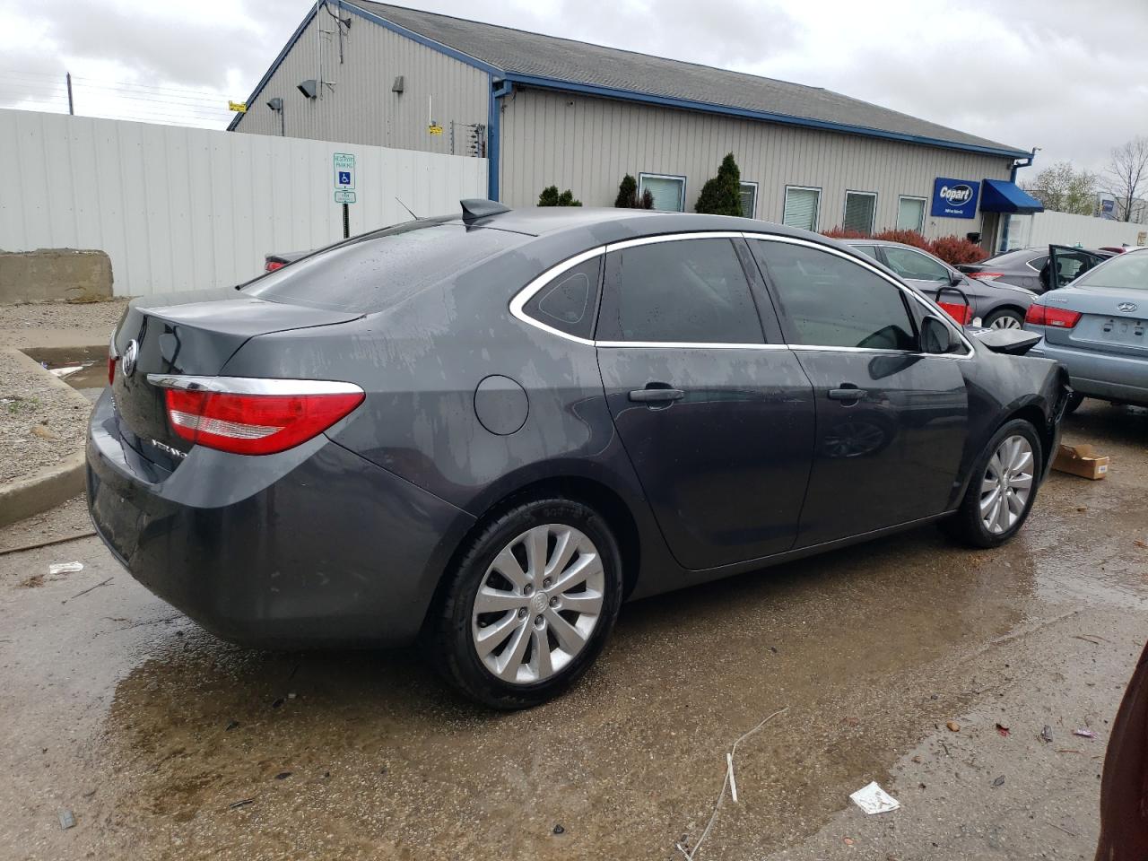 Photo 2 VIN: 1G4PP5SK0G4139548 - BUICK VERANO 