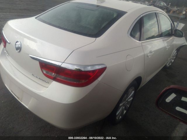 Photo 3 VIN: 1G4PP5SK0G4169083 - BUICK VERANO 