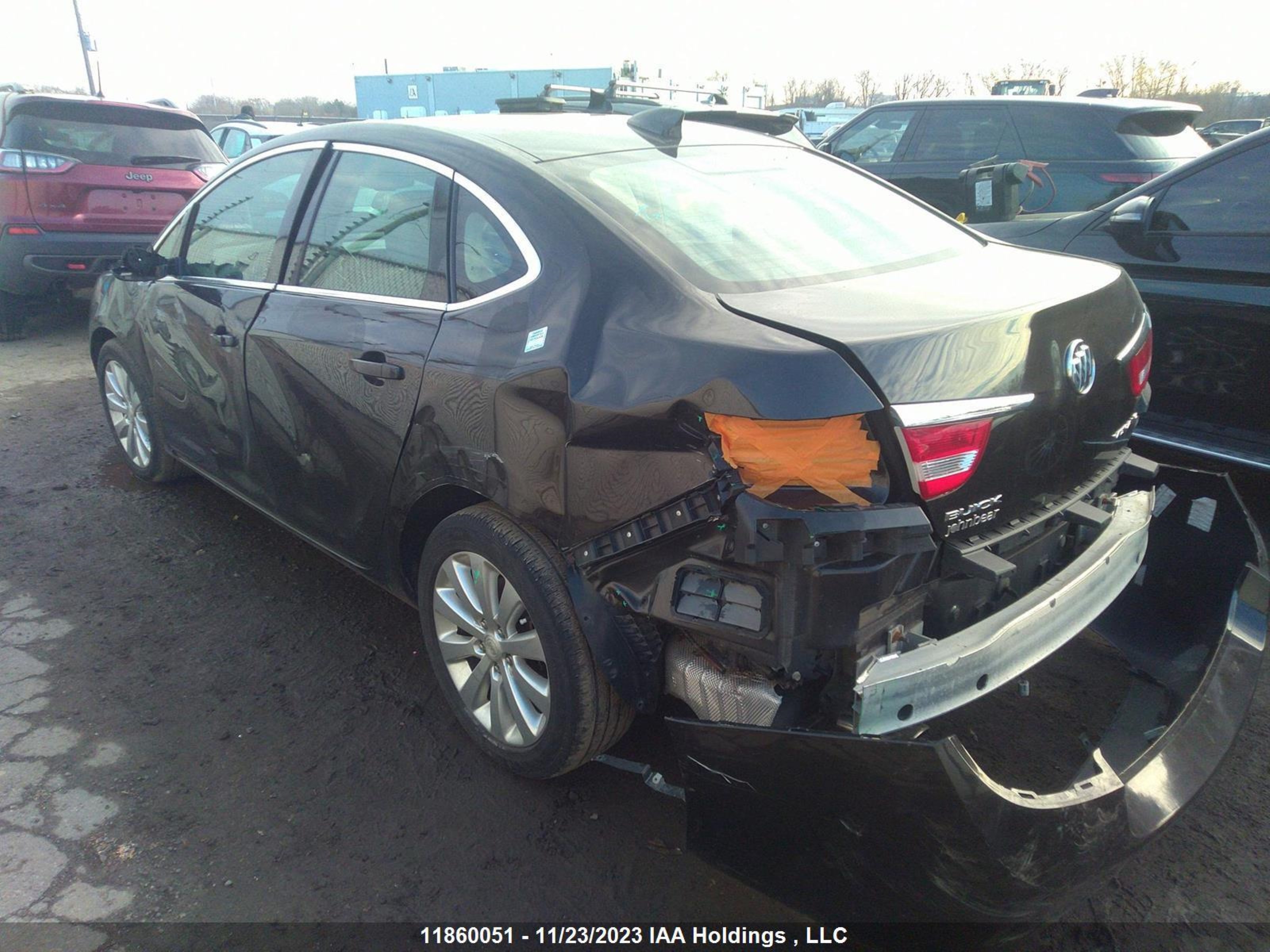 Photo 2 VIN: 1G4PP5SK0G4175157 - BUICK VERANO 