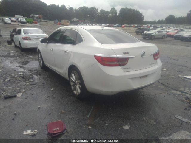 Photo 2 VIN: 1G4PP5SK1C4125281 - BUICK VERANO 