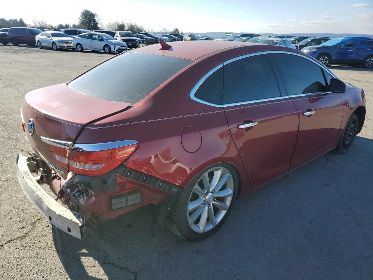 Photo 2 VIN: 1G4PP5SK1C4146552 - BUICK VERANO 