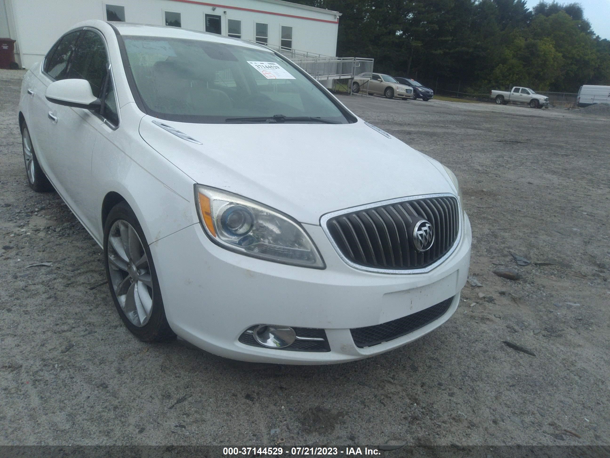 Photo 5 VIN: 1G4PP5SK1C4220312 - BUICK VERANO 