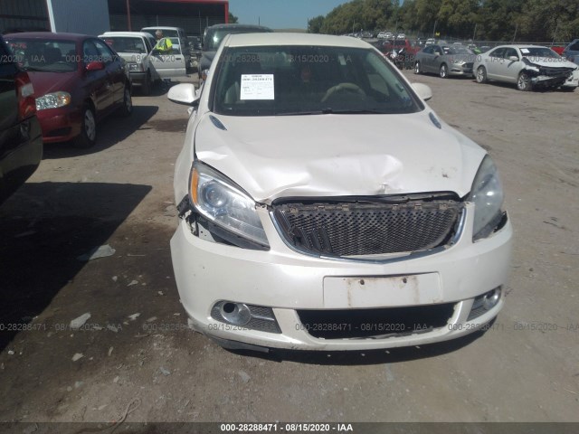 Photo 5 VIN: 1G4PP5SK1D4159738 - BUICK VERANO 