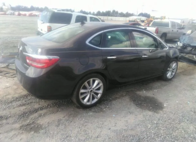 Photo 3 VIN: 1G4PP5SK1D4180010 - BUICK VERANO 