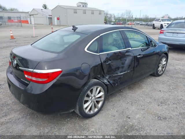 Photo 3 VIN: 1G4PP5SK1D4205682 - BUICK VERANO 