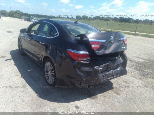 Photo 2 VIN: 1G4PP5SK1D4252985 - BUICK VERANO 