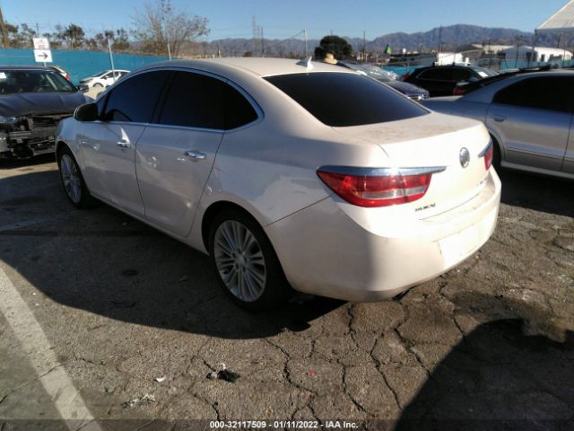 Photo 2 VIN: 1G4PP5SK1E4136431 - BUICK VERANO 