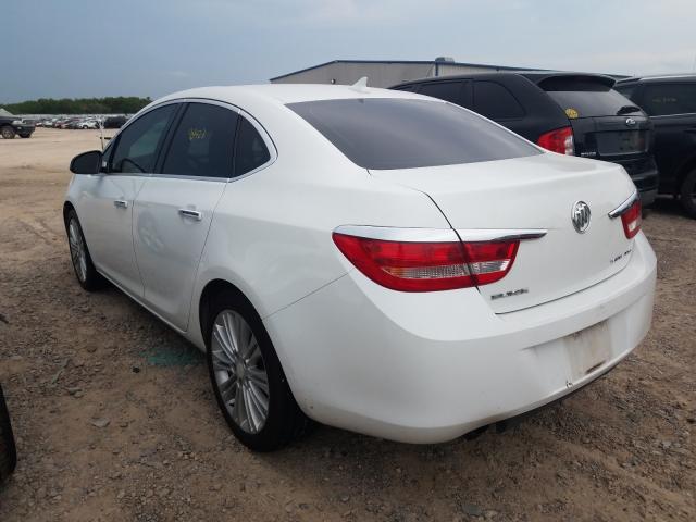 Photo 2 VIN: 1G4PP5SK1E4154704 - BUICK VERANO 