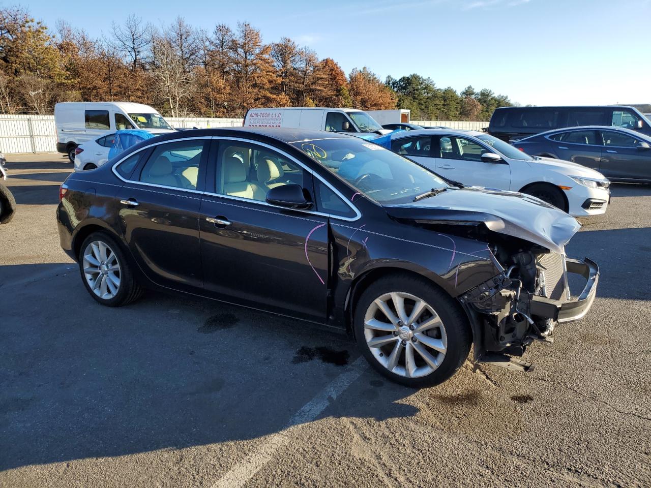 Photo 3 VIN: 1G4PP5SK1E4215761 - BUICK VERANO 