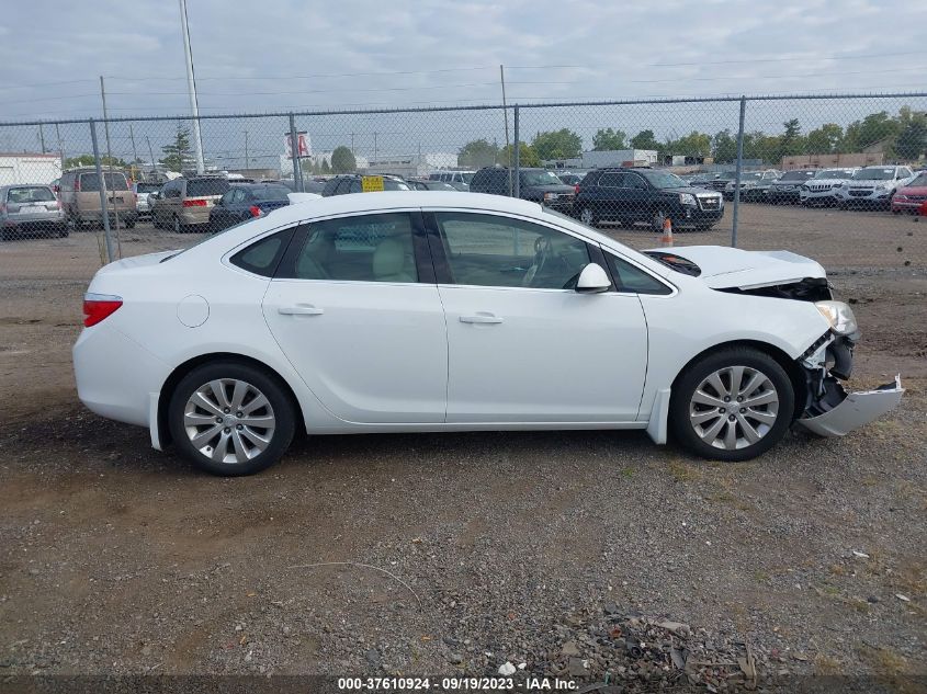 Photo 12 VIN: 1G4PP5SK1F4150444 - BUICK VERANO 